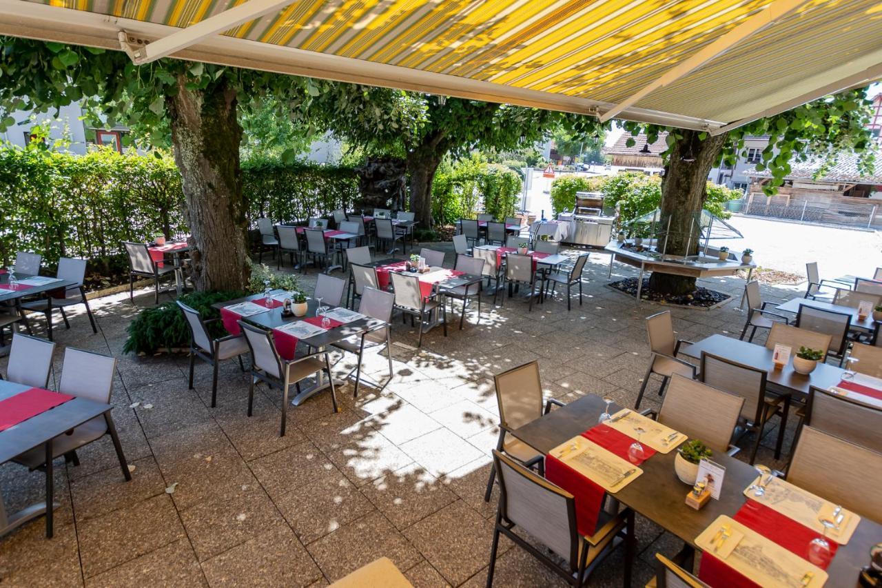 Gasthaus zum Goldenen Kreuz Rafz Exterior foto