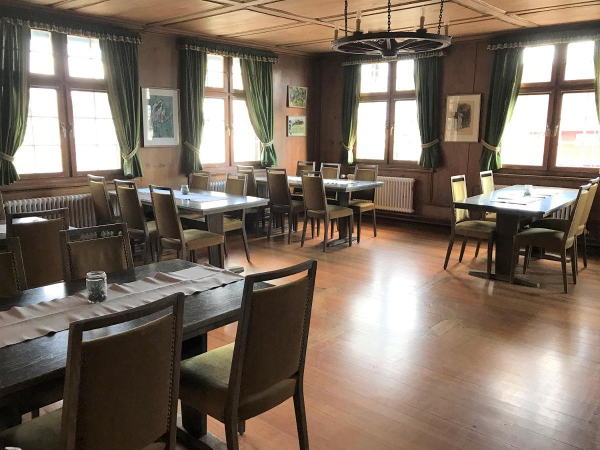 Gasthaus zum Goldenen Kreuz Rafz Exterior foto